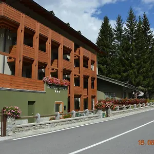 Deborah Aparthotel
